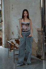 Load image into Gallery viewer, back cutout denim pants (blue) 
