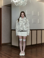 이미지를 갤러리 뷰어에 로드 , White mix fake fur coat
