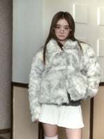 이미지를 갤러리 뷰어에 로드 , White mix fake fur coat
