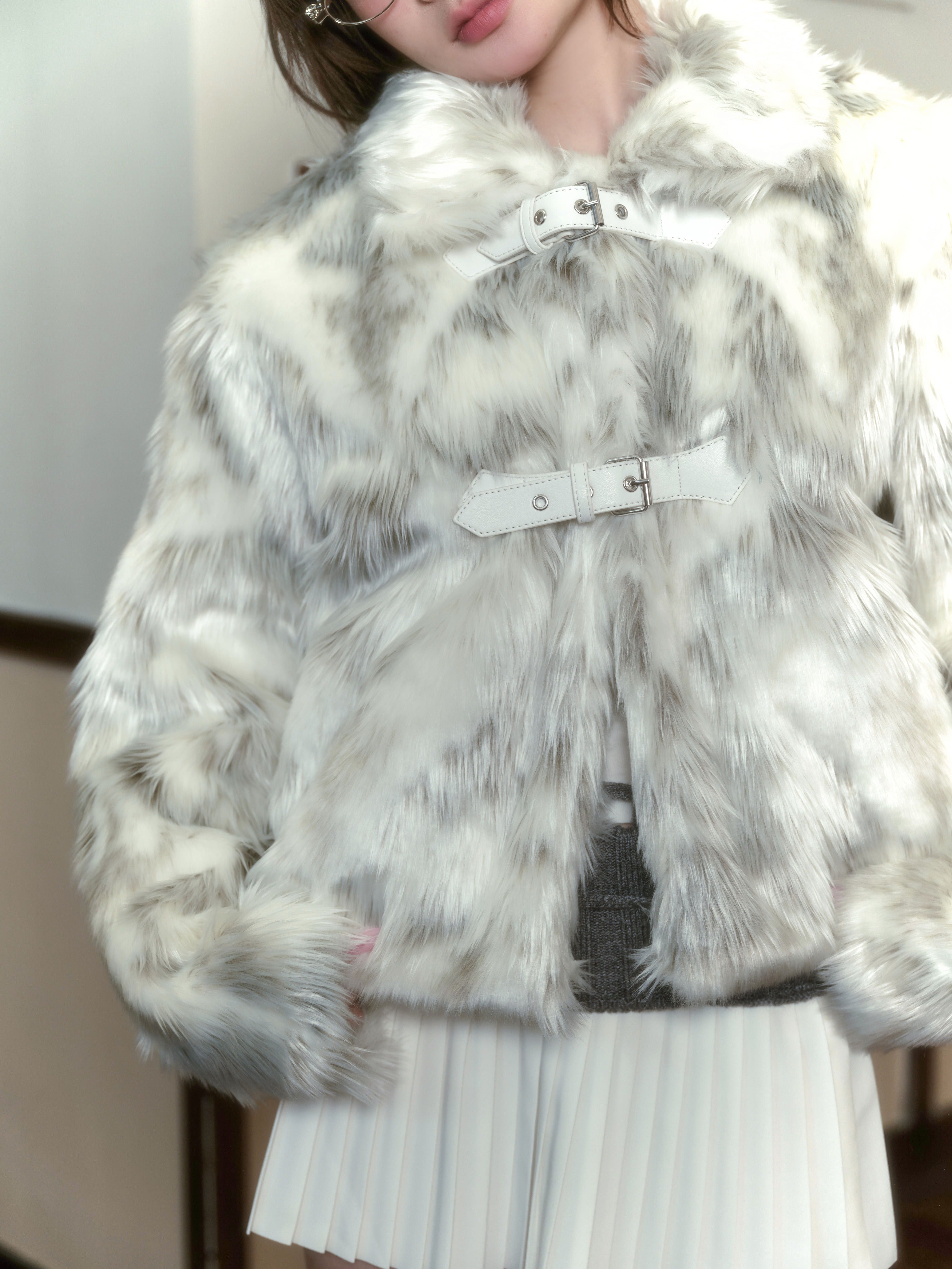 White mix fake fur coat