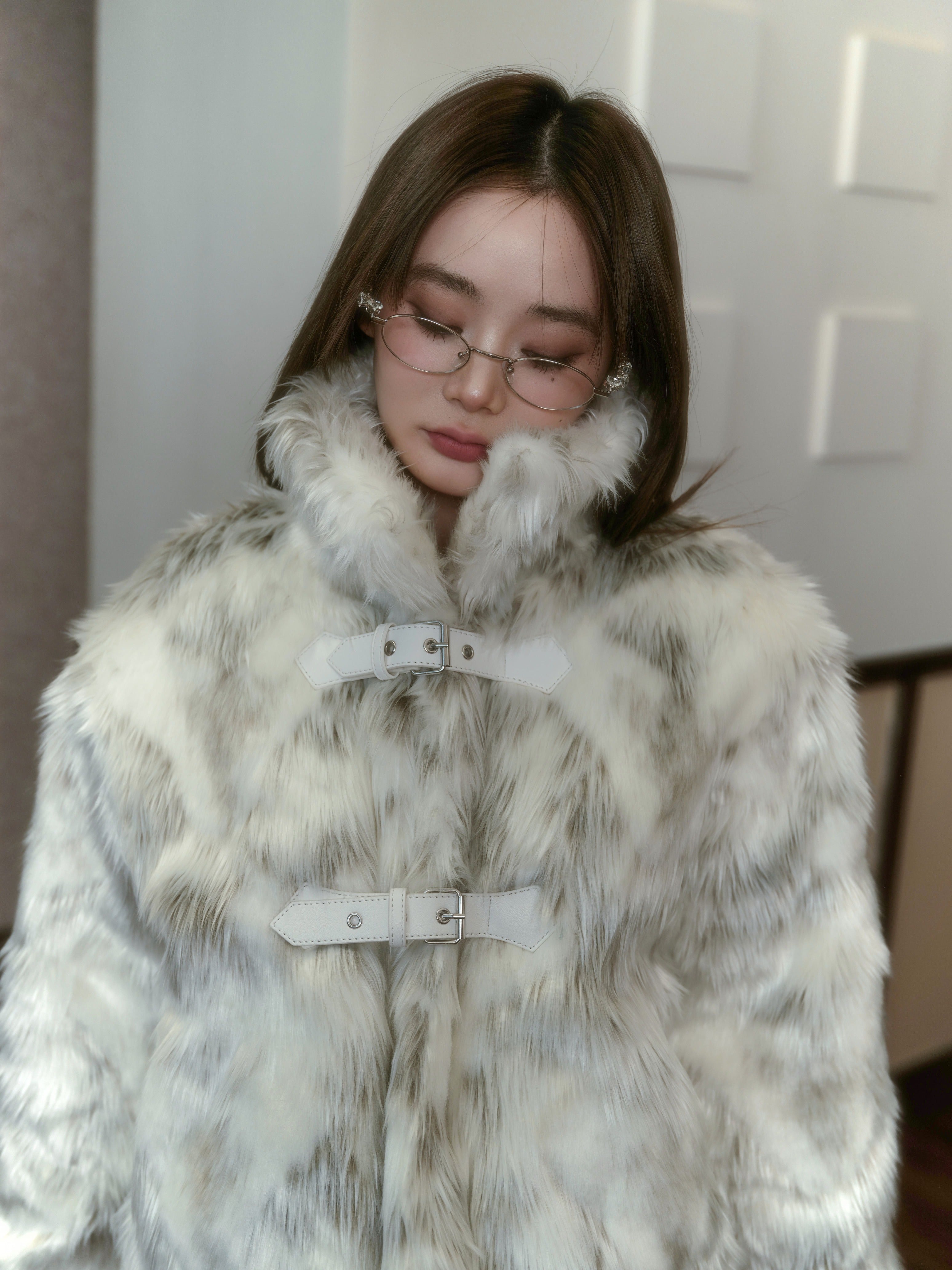 White mix fake fur coat