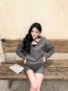 Kirakira v neck hoodie